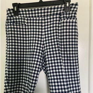 Time & Tru Navy & White Check Bermuda Shorts  Size Small  Inseam 10" Inseam
